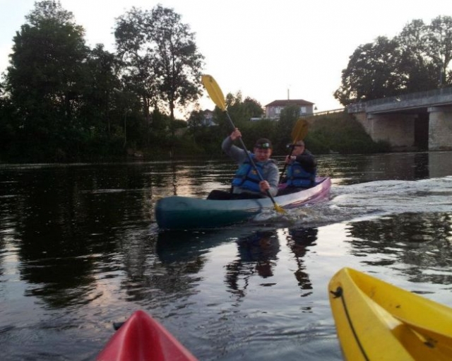 Viaje en canoa en el 86